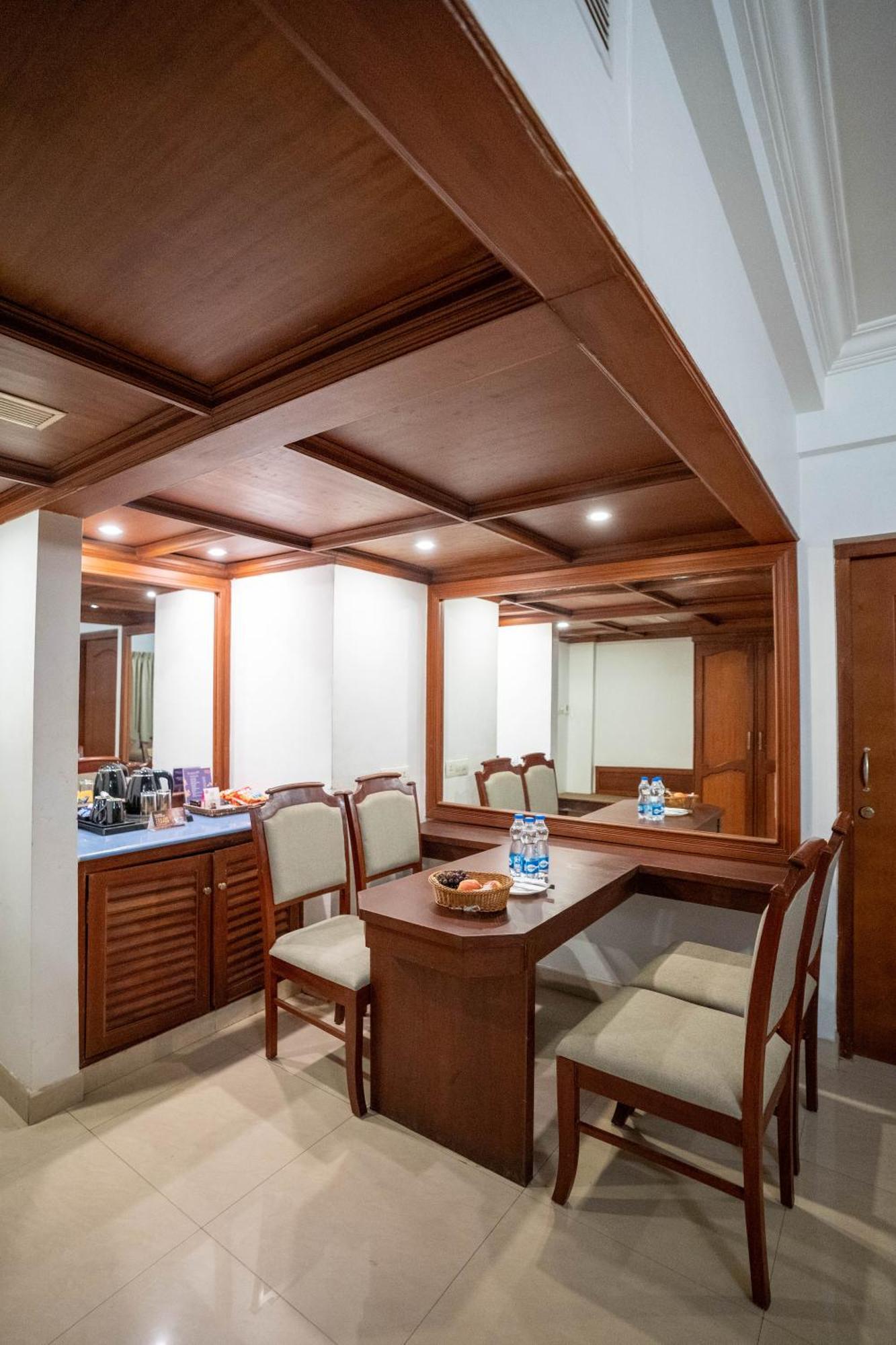 Casino Hotels Ltd Thrissur Exterior photo
